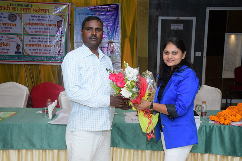 Seema Yadav LIC Development Officer