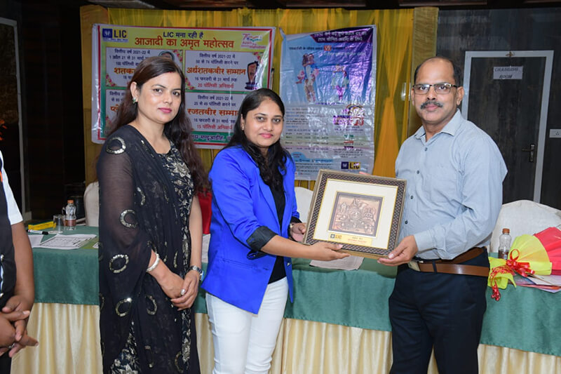 Seema Yadav LIC Development Officer